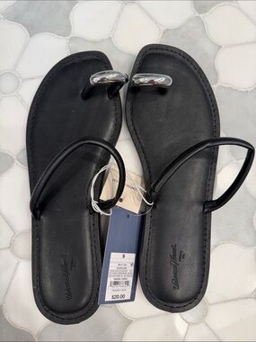 Black Leather Toe-Ring Flat Sandals